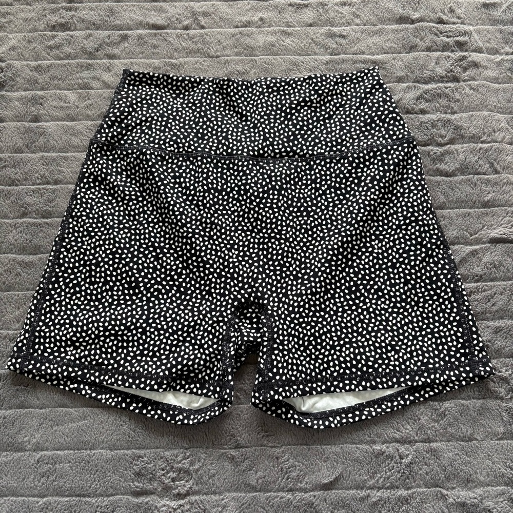 Shorts - Picture 2 of 6